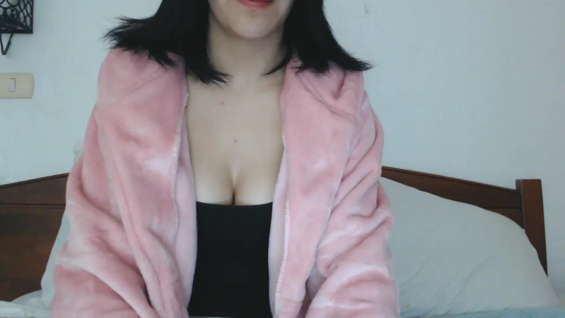 Gallery image thumbnail from Lunavampire's myfreecams stream on, 07/31/2025, 08:53 image 20 of 20