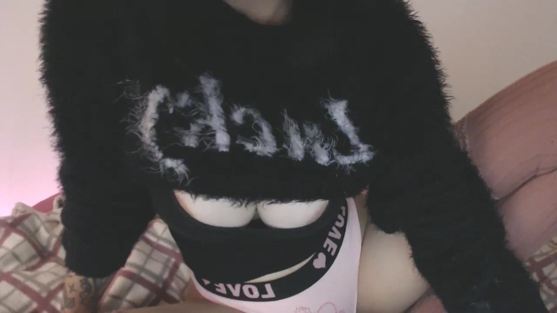 Gallery image thumbnail from Lunavampire's myfreecams stream on, 08/30/2025, 13:49 image 14 of 20