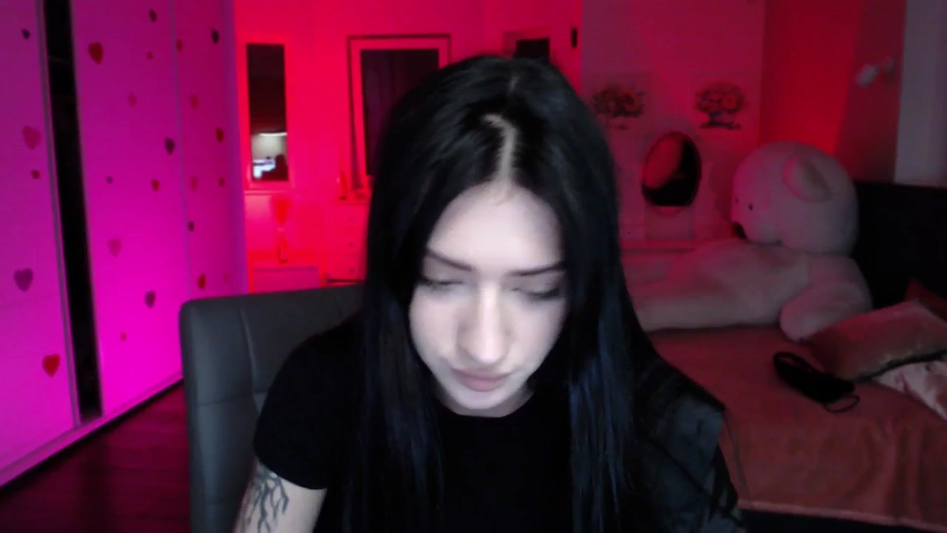 Gallery image thumbnail from Luness's myfreecams stream on, 08/22/2025, 10:19 image 20 of 20