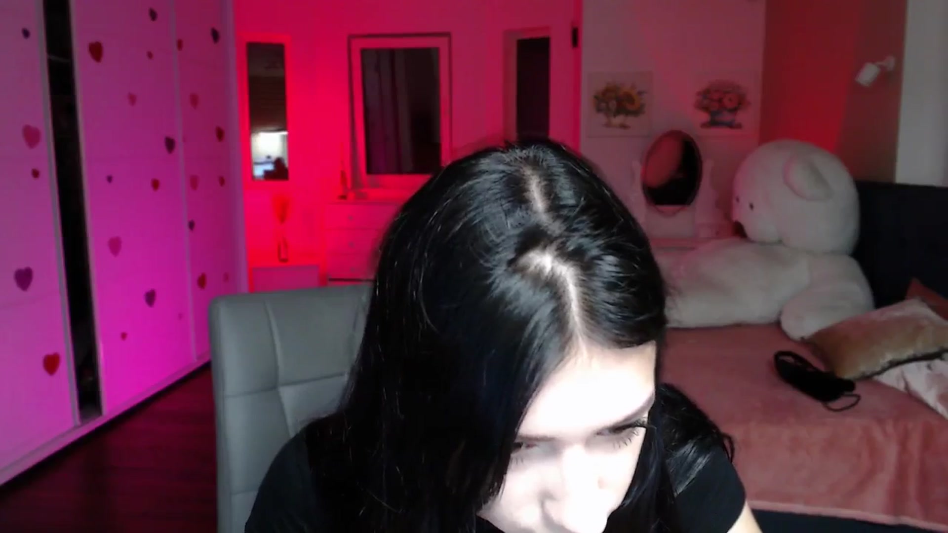 Gallery image thumbnail from Luness's myfreecams stream on, 08/22/2025, 10:19 image 13 of 20