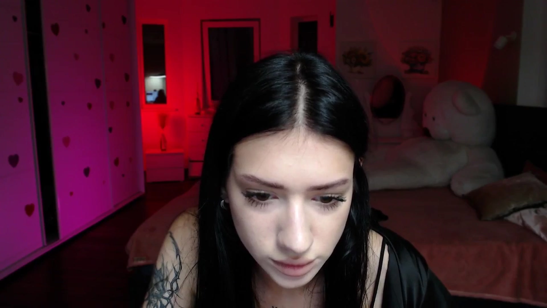Gallery image thumbnail from Luness's myfreecams stream on, 08/22/2025, 10:19 image 5 of 20