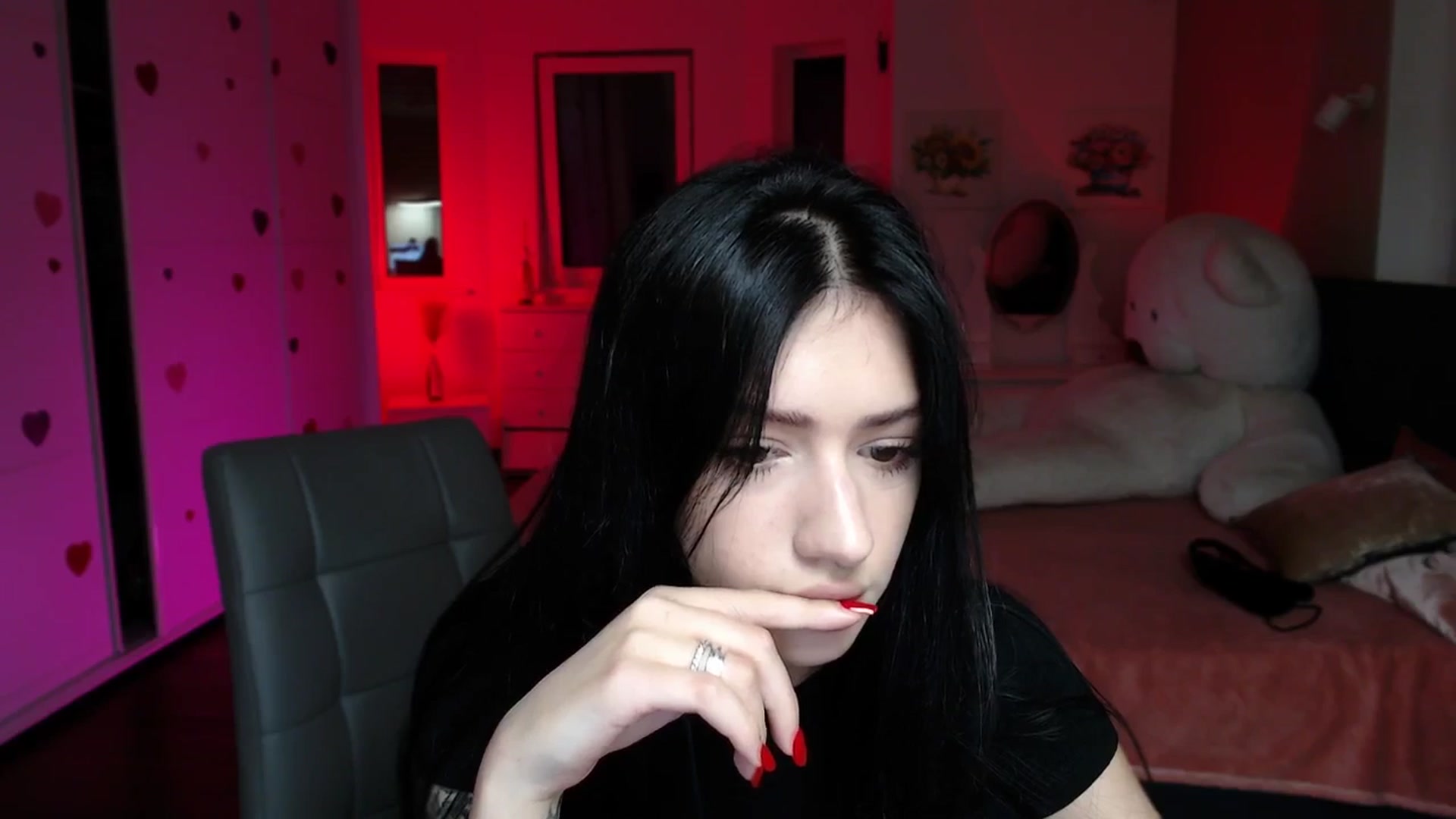 Gallery image thumbnail from Luness's myfreecams stream on, 08/22/2025, 10:19 image 14 of 20
