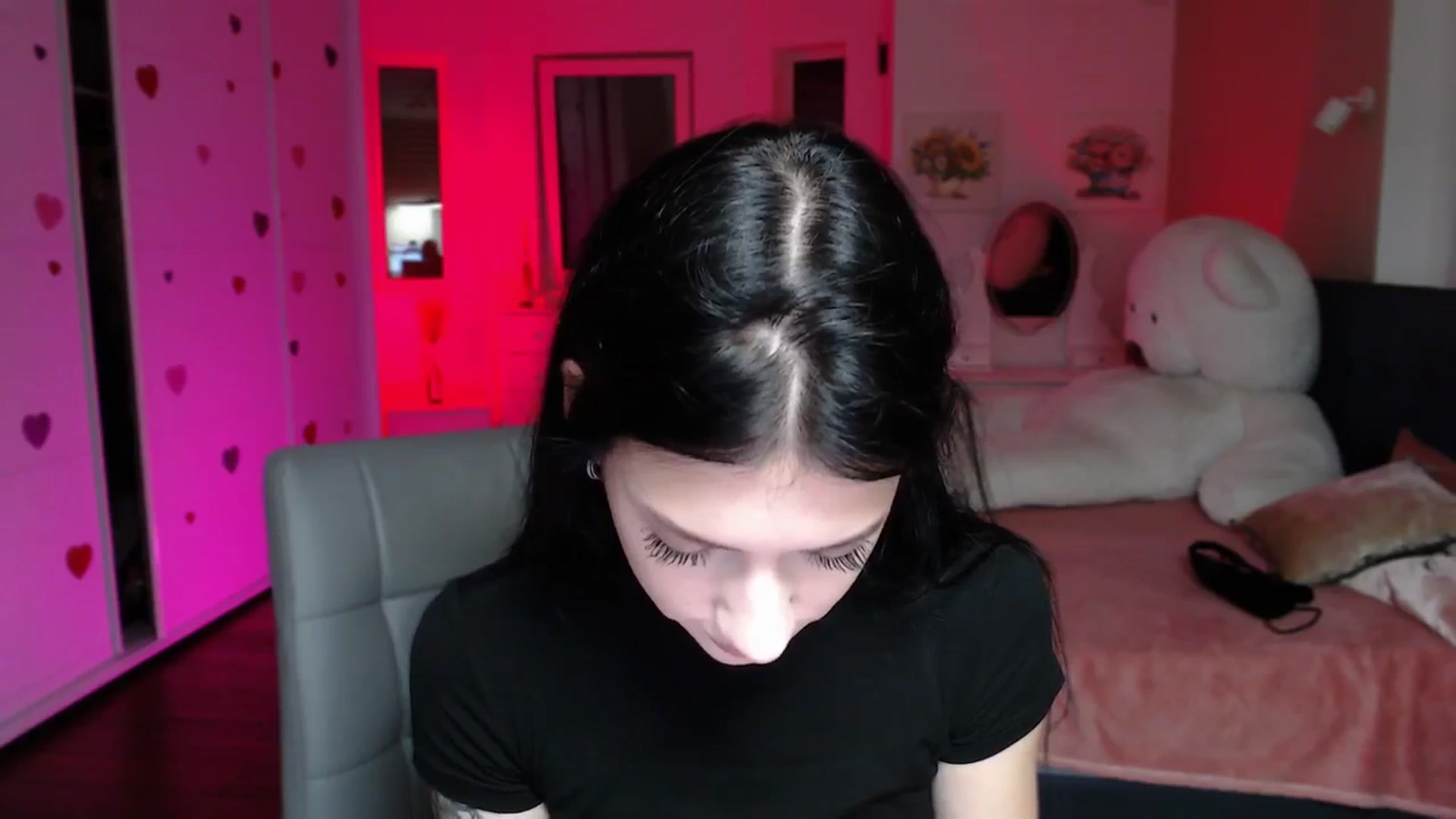 Gallery image thumbnail from Luness's myfreecams stream on, 08/22/2025, 10:19 image 15 of 20