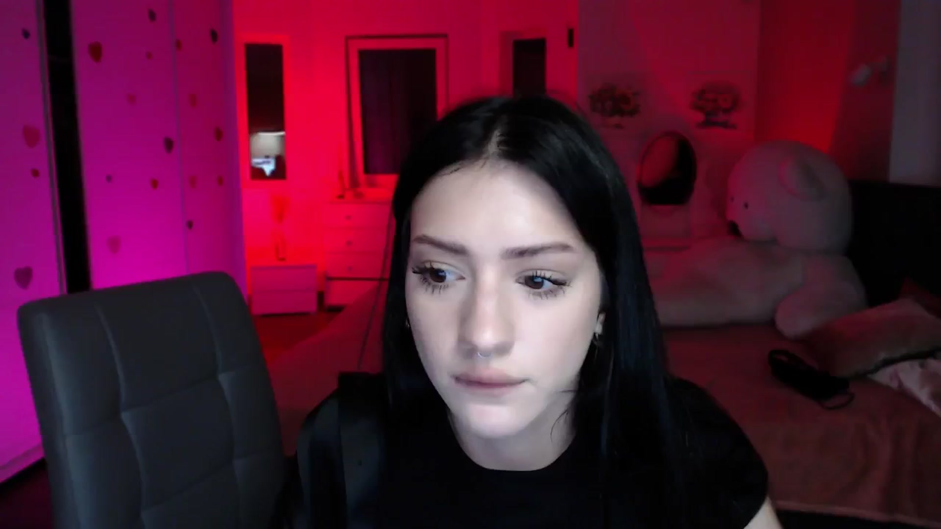 Gallery image thumbnail from Luness's myfreecams stream on, 08/22/2025, 10:45 image 6 of 20