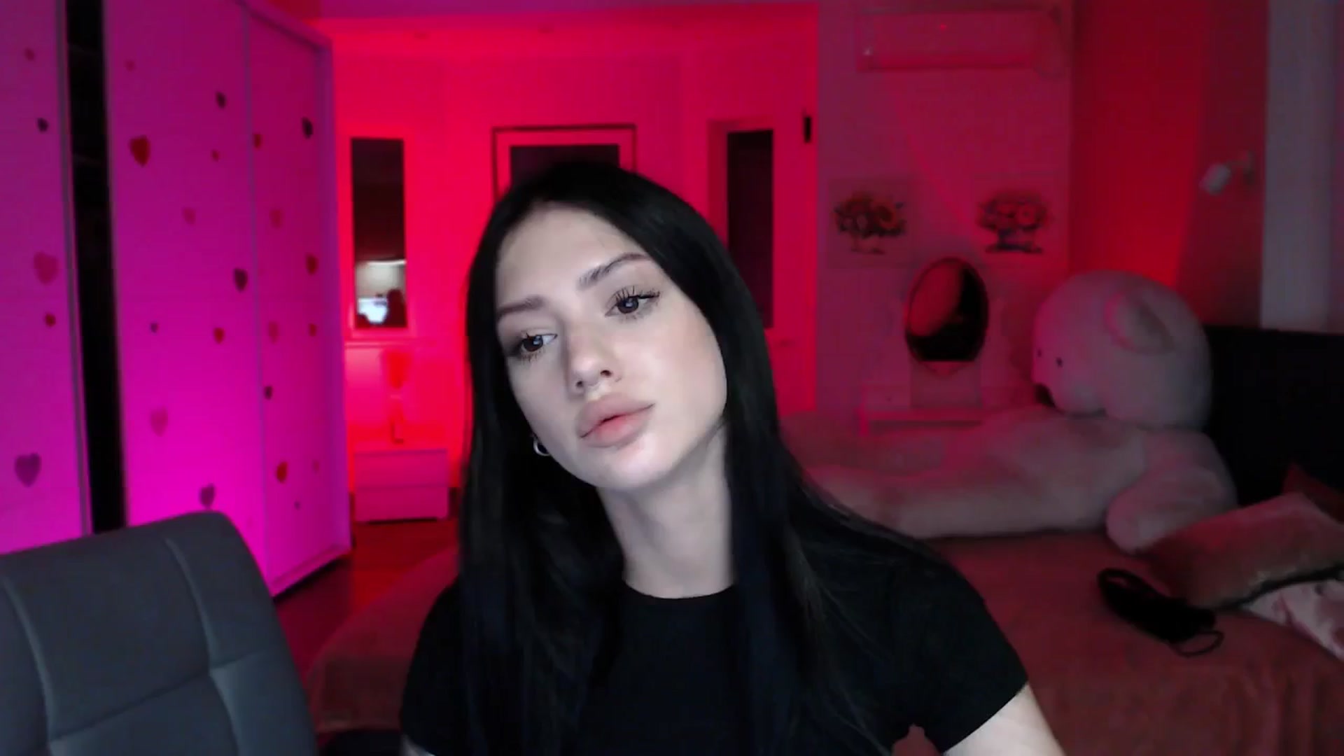 Gallery image thumbnail from Luness's myfreecams stream on, 08/22/2025, 10:45 image 11 of 20