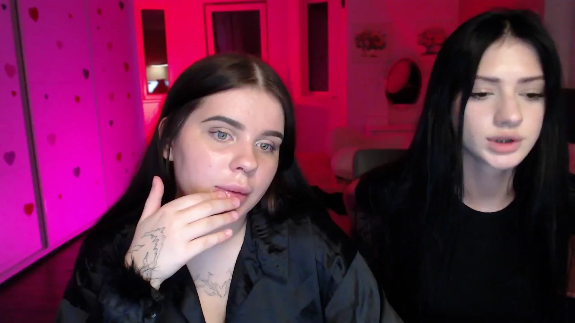 Gallery image thumbnail from Luness's myfreecams stream on, 08/22/2025, 12:27 image 15 of 20
