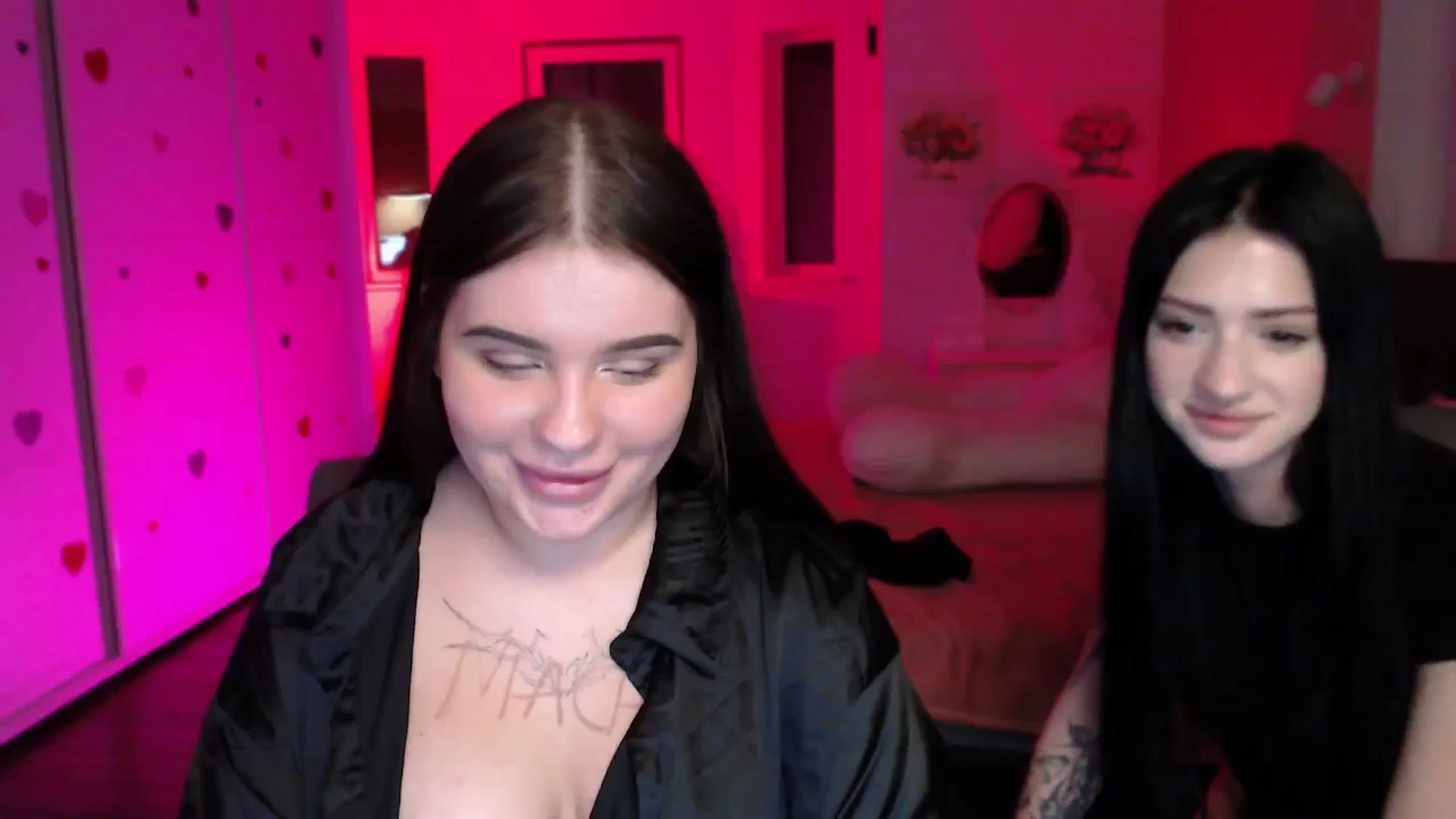 Gallery image thumbnail from Luness's myfreecams stream on, 08/22/2025, 12:27 image 17 of 20