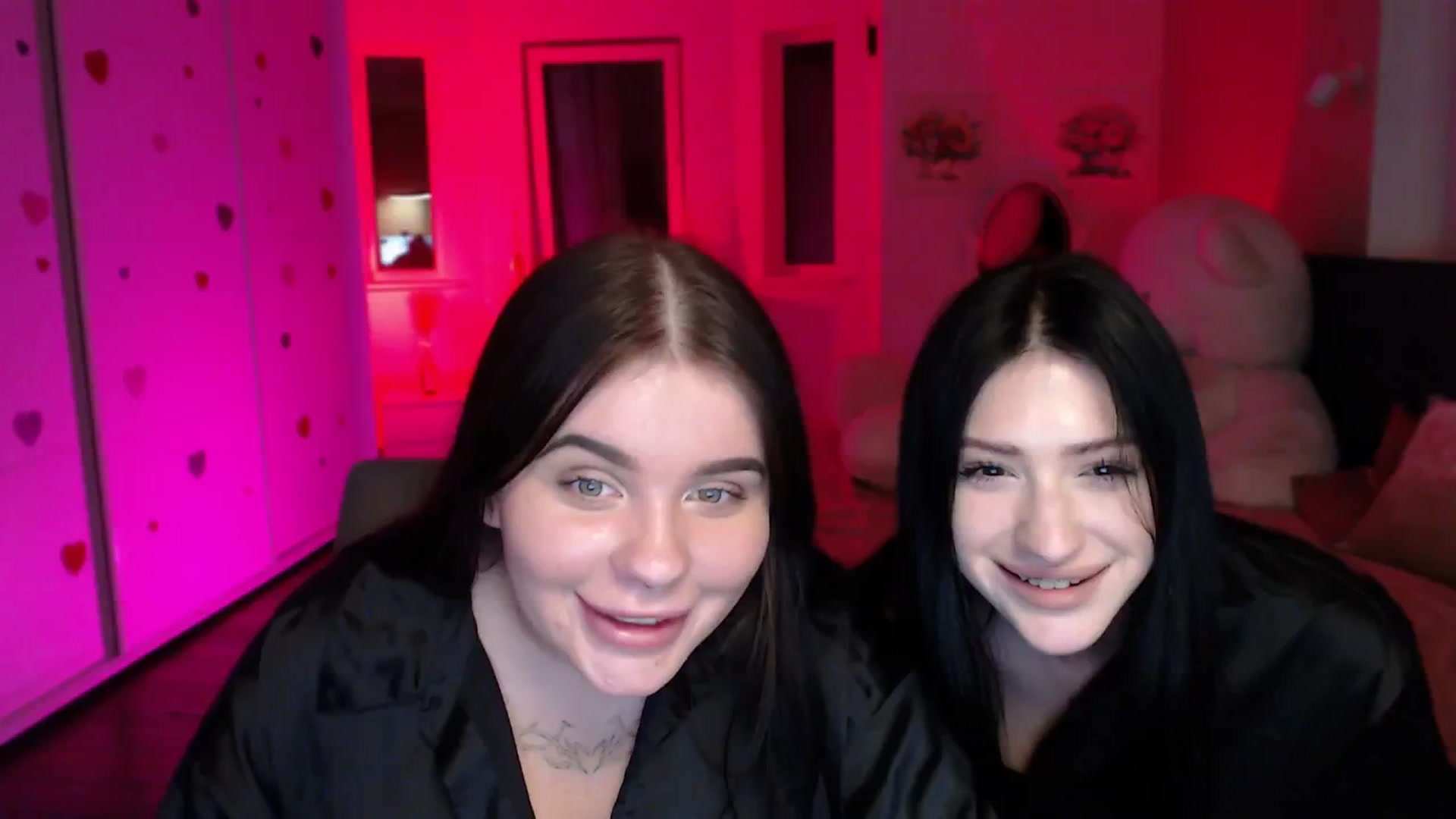 Gallery image thumbnail from Luness's myfreecams stream on, 08/22/2025, 13:09 image 14 of 20