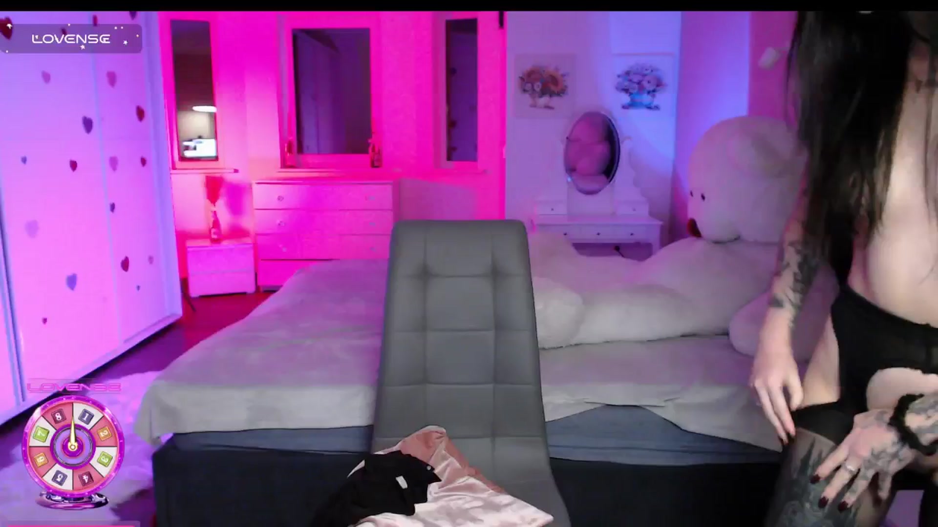 Gallery image thumbnail from Luness's myfreecams stream on, 11/08/2025, 11:57 image 12 of 20