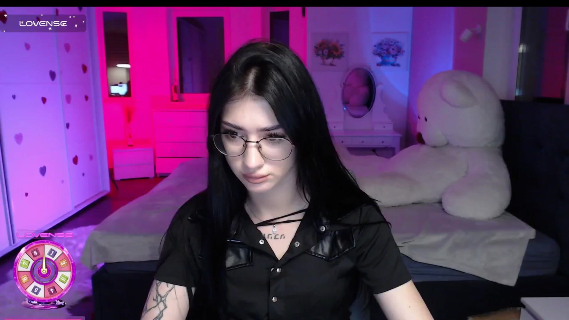 Gallery image thumbnail from Luness's myfreecams stream on, 11/08/2025, 11:57 image 1 of 20