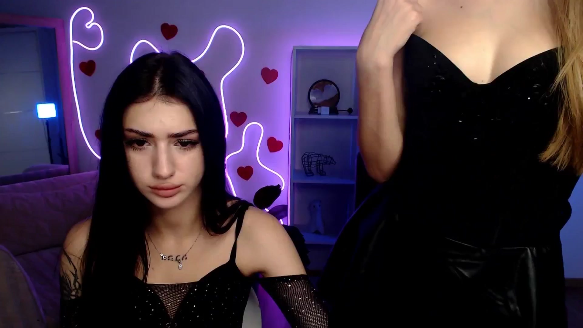 Gallery image thumbnail from Luness's myfreecams stream on, 11/16/2025, 13:06 image 5 of 20
