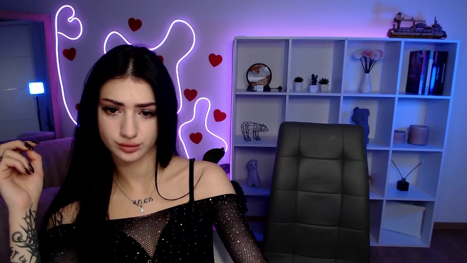Gallery image thumbnail from Luness's myfreecams stream on, 11/16/2025, 14:07 image 1 of 20