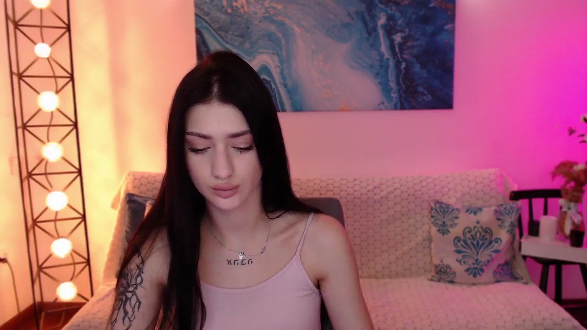 Gallery image thumbnail from Luness's myfreecams stream on, 11/19/2025, 11:09 image 16 of 20