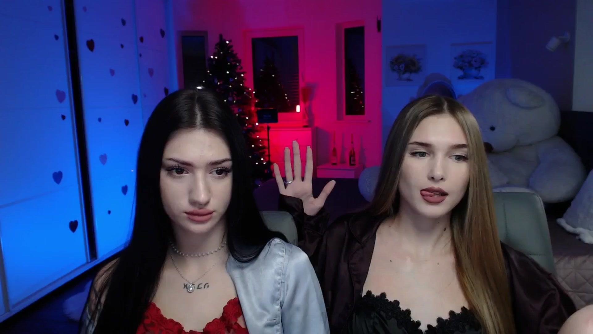 Gallery image thumbnail from Luness's myfreecams stream on, 12/25/2025, 16:46 image 6 of 20