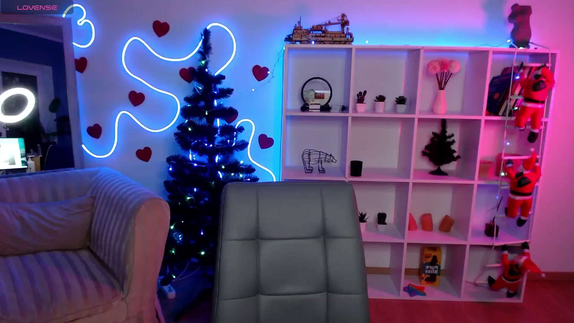 Gallery image thumbnail from Luness's myfreecams stream on, 12/27/2025, 11:05 image 1 of 20