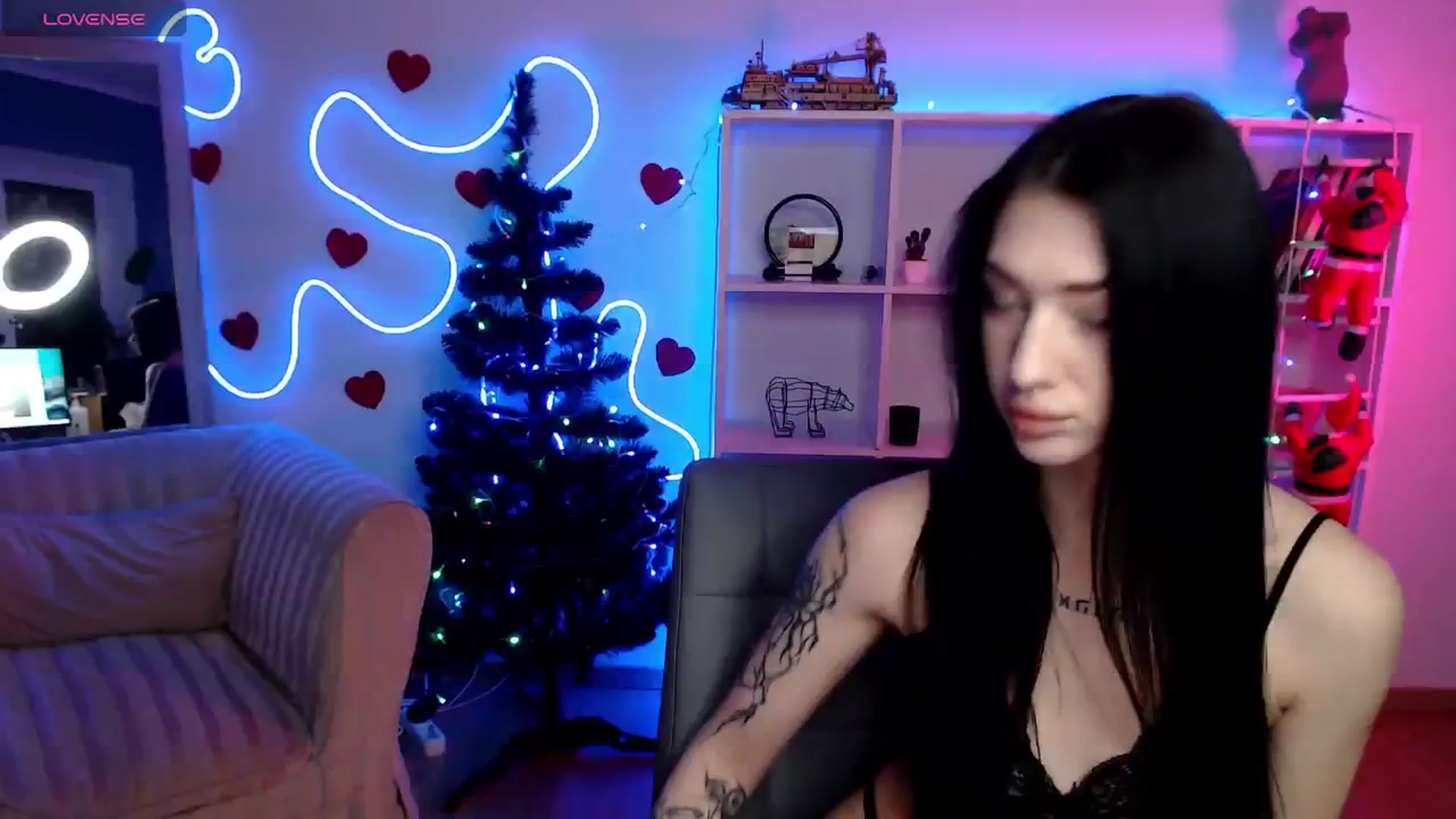 Gallery image thumbnail from Luness's myfreecams stream on, 12/27/2025, 11:05 image 17 of 20
