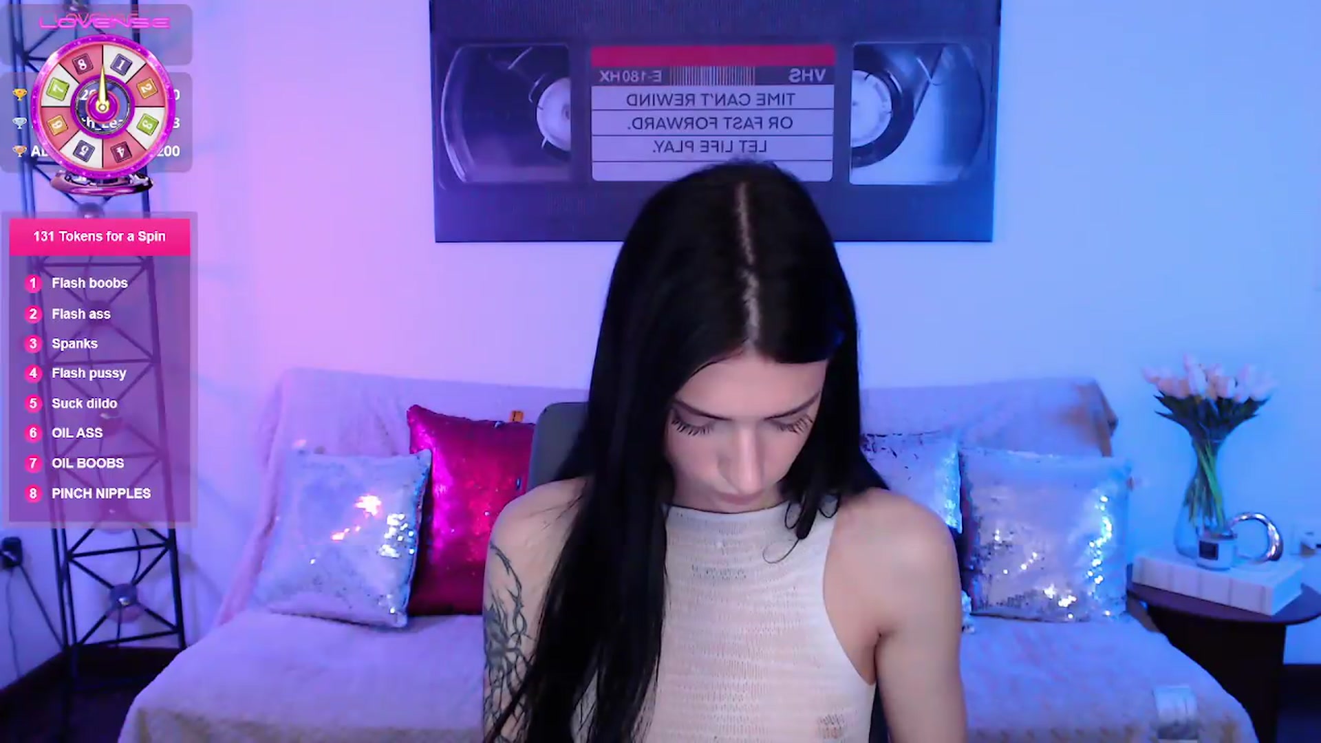 Gallery image thumbnail from Luness's myfreecams stream on, 06/08/2026, 23:56 image 4 of 20