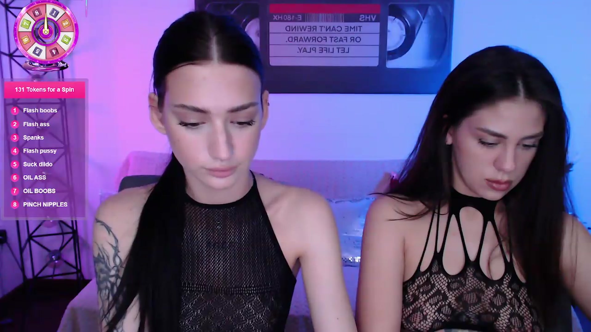 Gallery image thumbnail from Luness's myfreecams stream on, 06/19/2026, 10:56 image 17 of 20