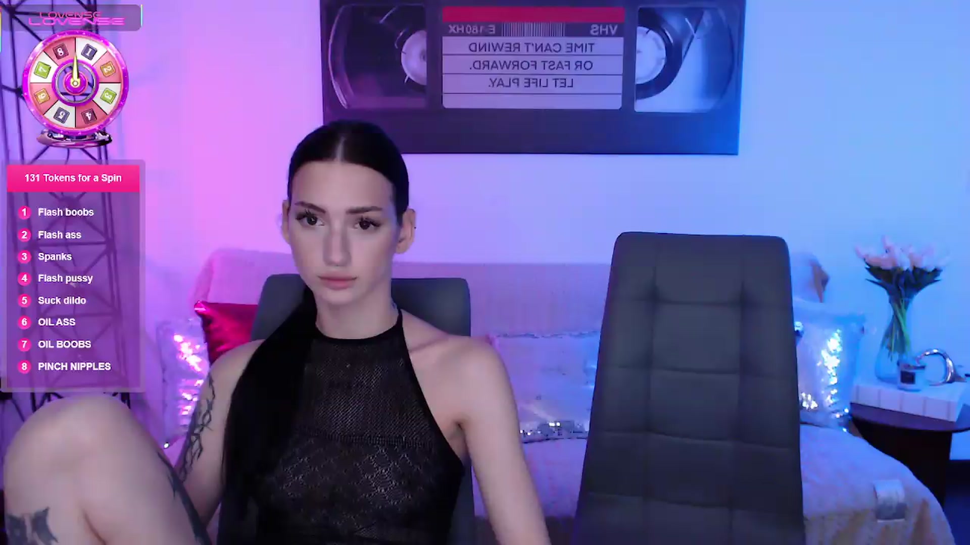 Gallery image thumbnail from Luness's myfreecams stream on, 06/19/2026, 12:00 image 15 of 20