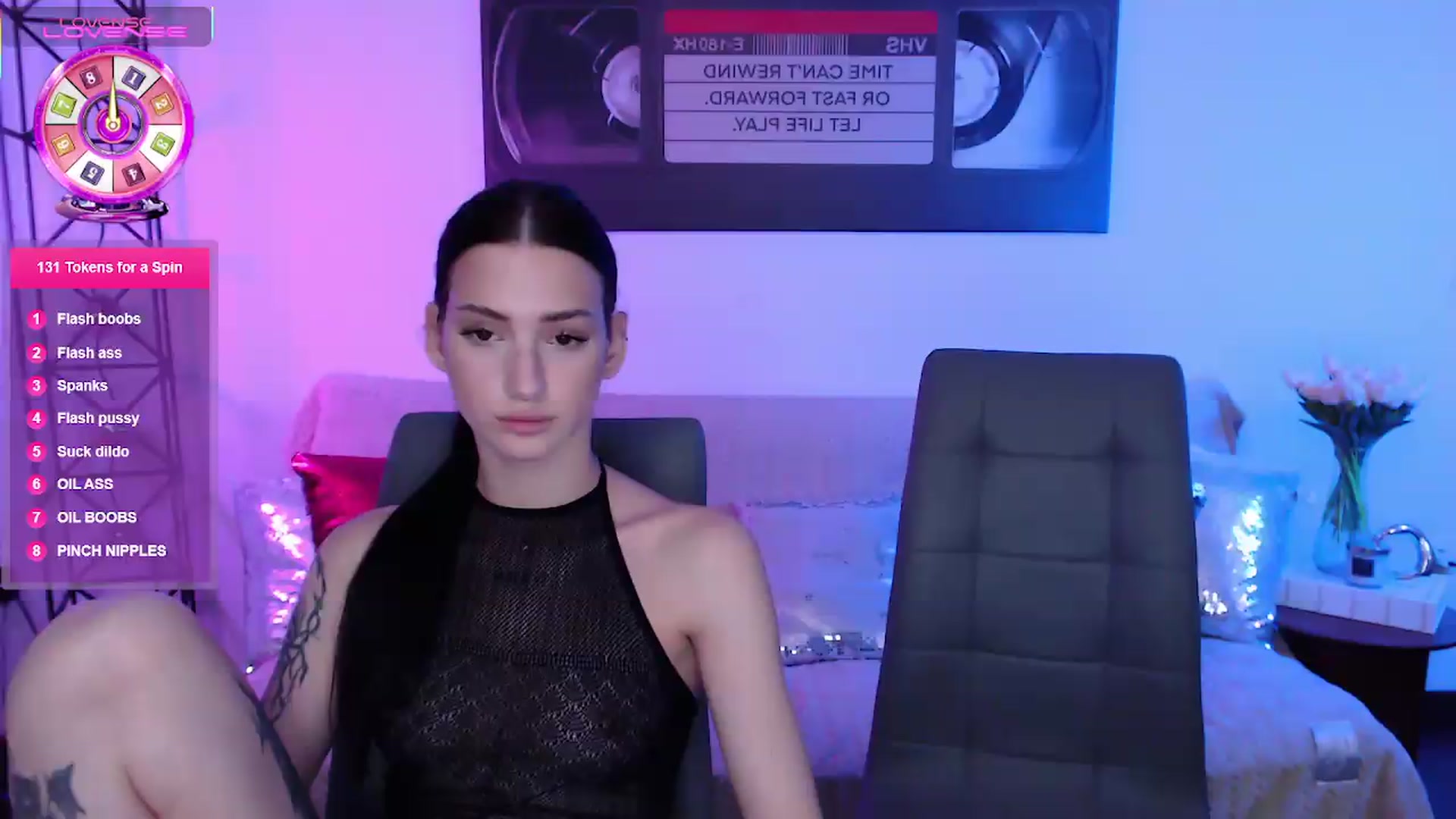 Gallery image thumbnail from Luness's myfreecams stream on, 06/19/2026, 12:00 image 14 of 20
