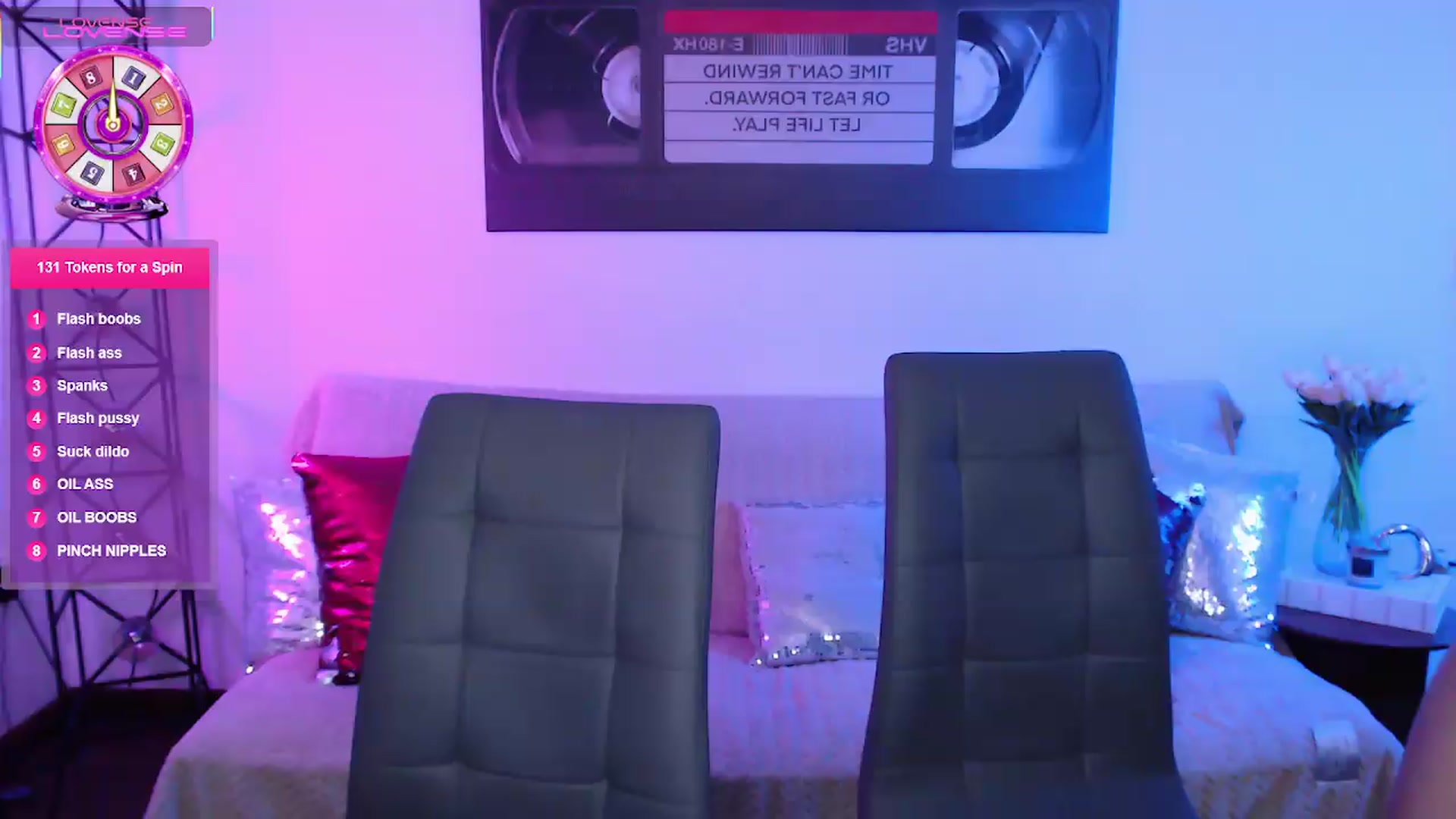 Gallery image thumbnail from Luness's myfreecams stream on, 06/19/2026, 12:00 image 18 of 20