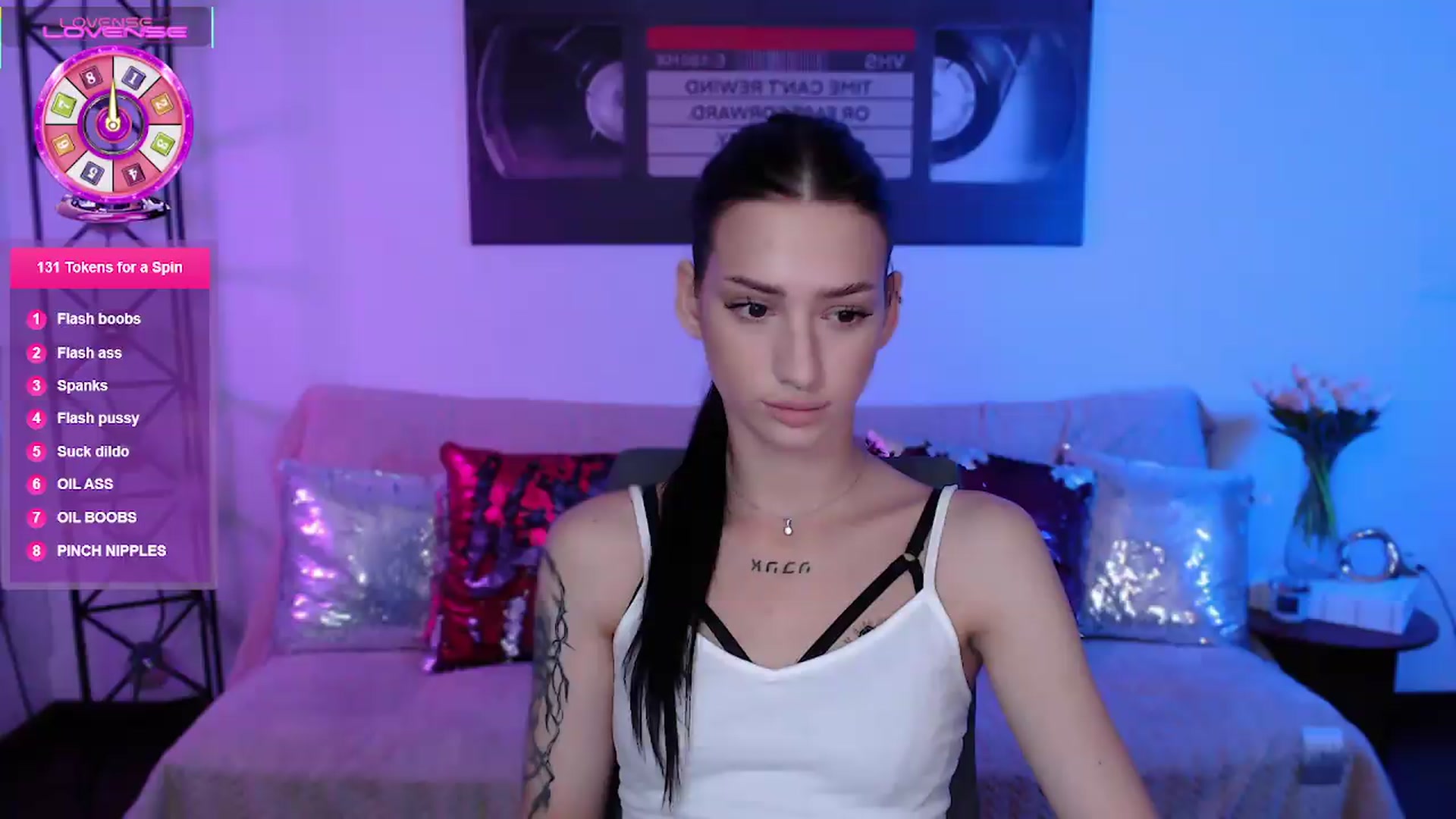 Gallery image thumbnail from Luness's myfreecams stream on, 06/29/2026, 10:17 image 6 of 20