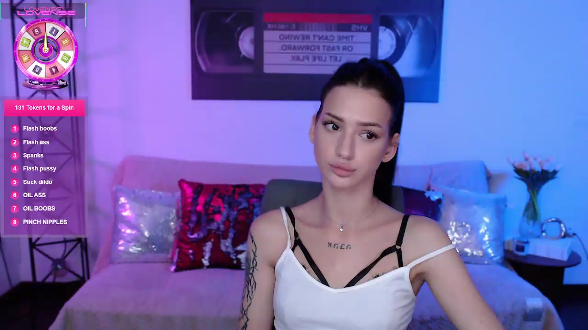 Gallery image thumbnail from Luness's myfreecams stream on, 06/29/2026, 12:58 image 14 of 20