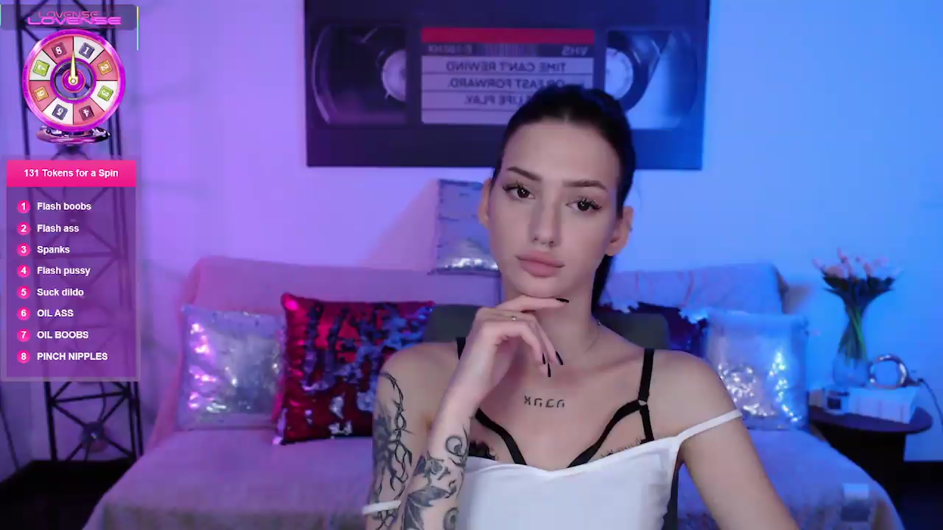Gallery image thumbnail from Luness's myfreecams stream on, 06/29/2026, 14:40 image 6 of 20