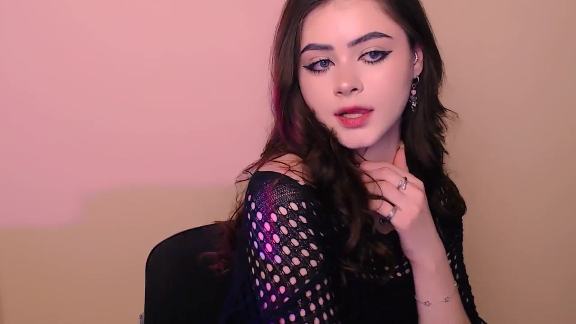 Gallery image thumbnail from LunnaBelle's myfreecams stream on, 02/28/2026, 18:48 image 7 of 20
