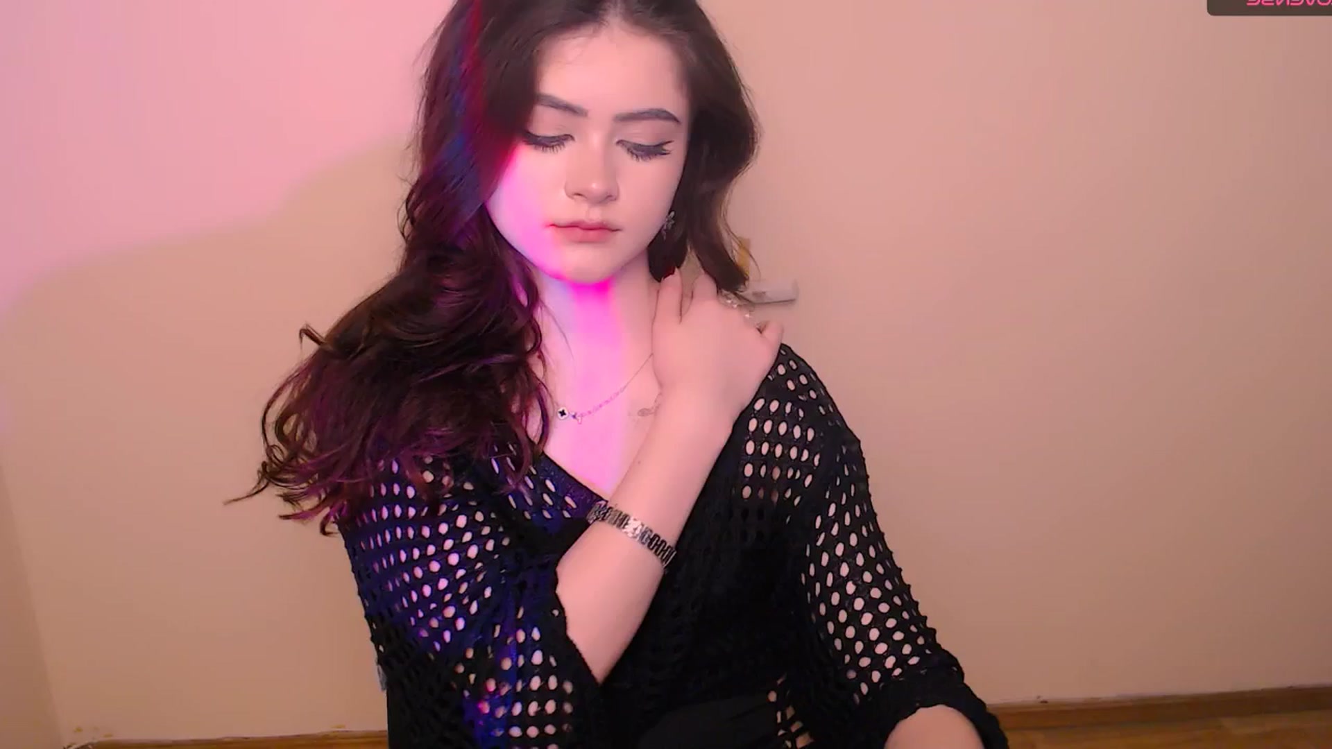 Gallery image thumbnail from LunnaBelle's myfreecams stream on, 03/01/2026, 01:37 image 8 of 20