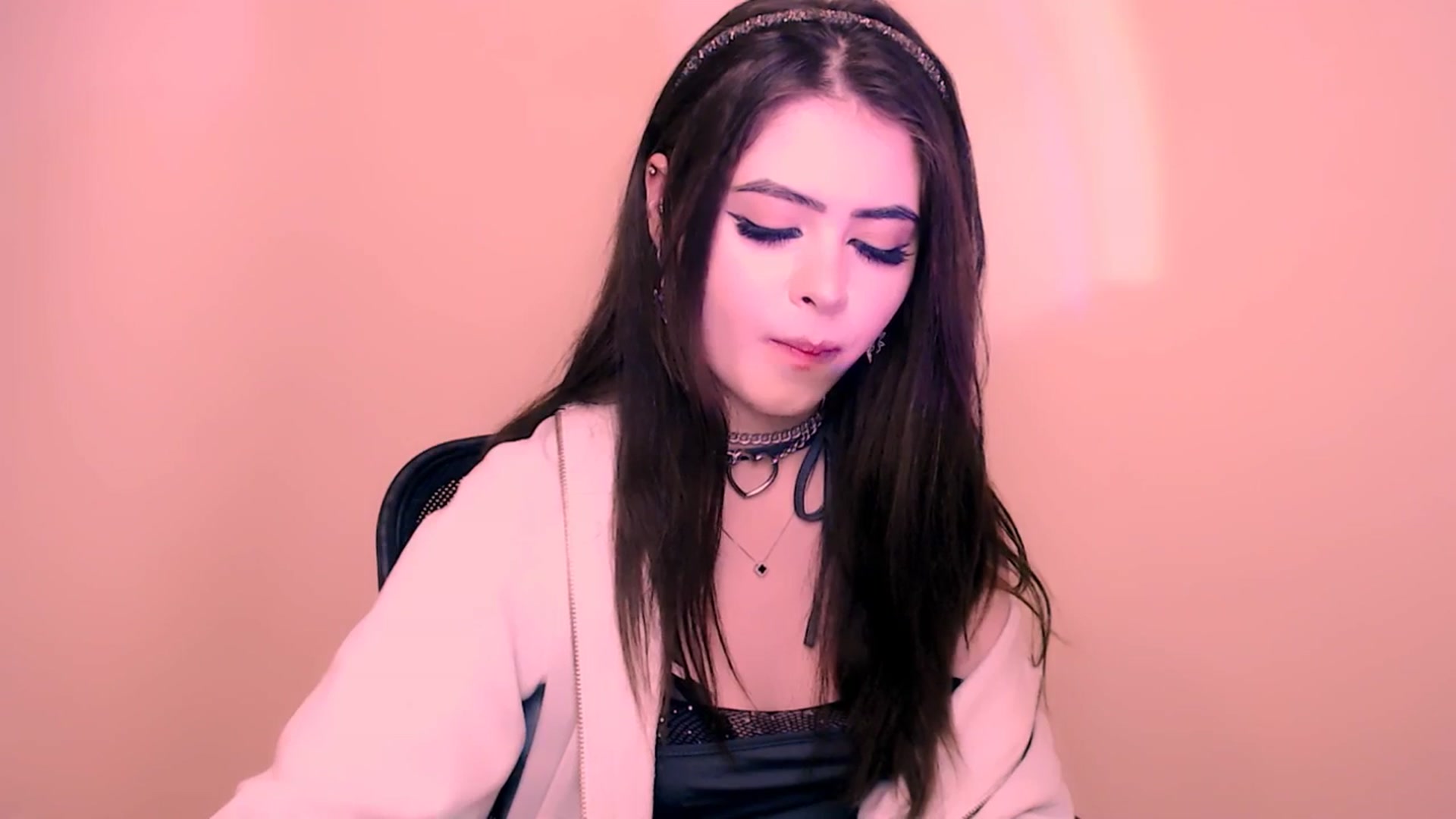 Gallery image thumbnail from LunnaBelle's myfreecams stream on, 03/09/2026, 10:02 image 4 of 20