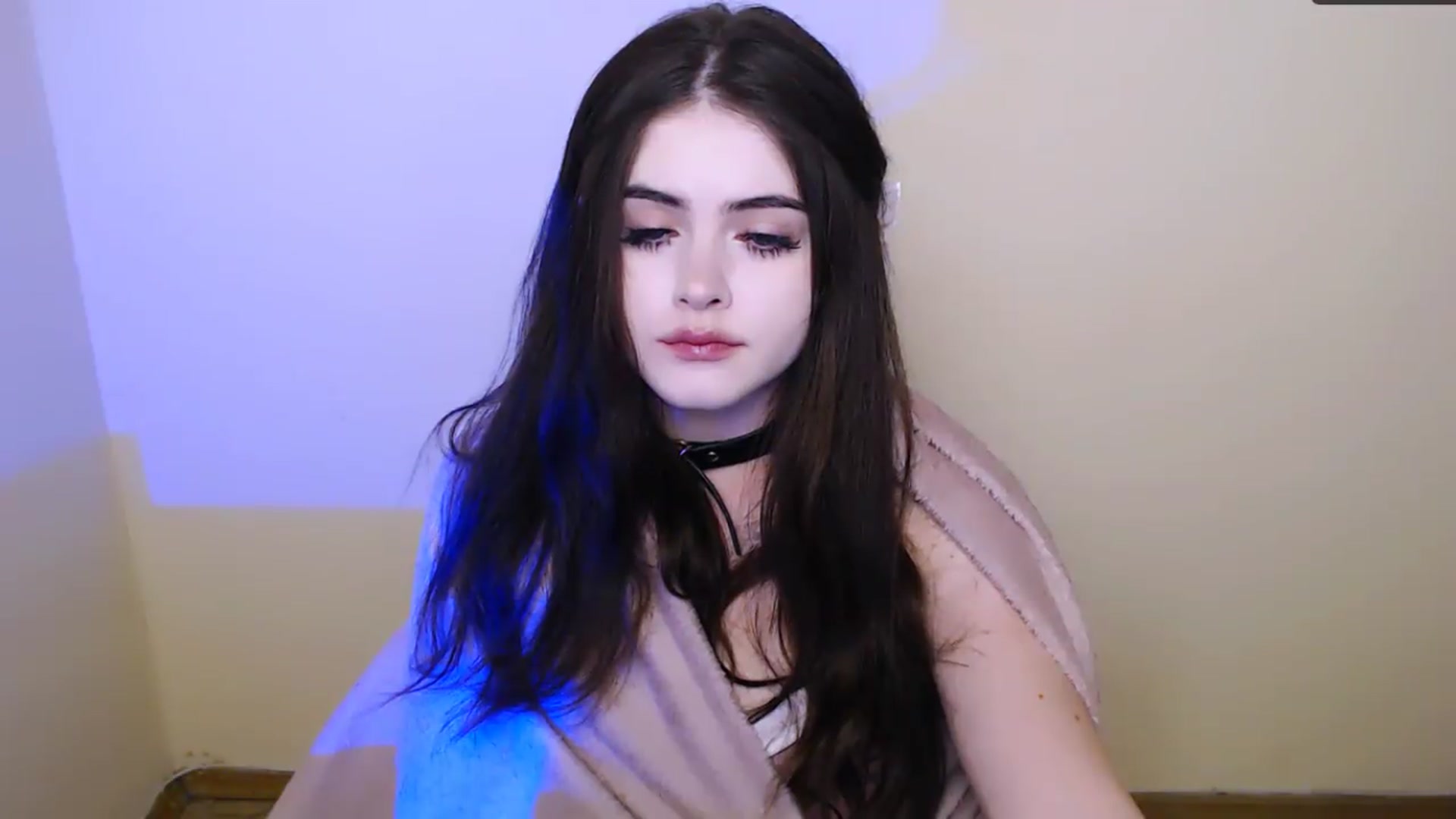 Gallery image thumbnail from LunnaBelle's myfreecams stream on, 05/28/2026, 17:16 image 16 of 20