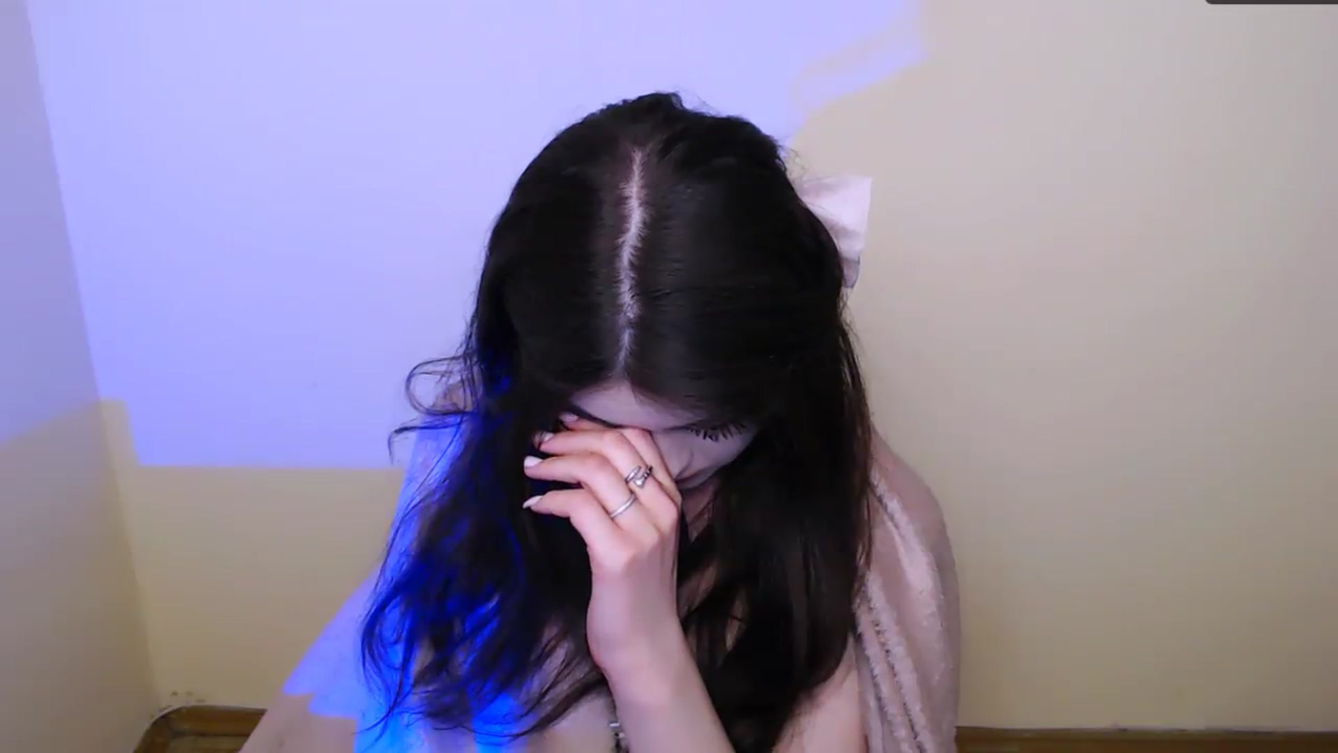 Gallery image thumbnail from LunnaBelle's myfreecams stream on, 05/28/2026, 17:16 image 18 of 20