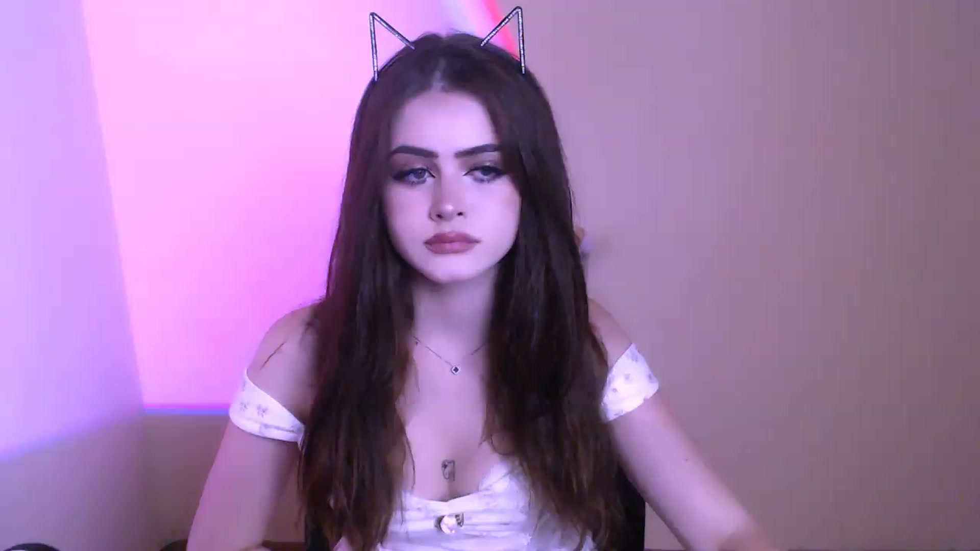 Gallery image thumbnail from LunnaBelle's myfreecams stream on, 08/03/2026, 16:49 image 2 of 20