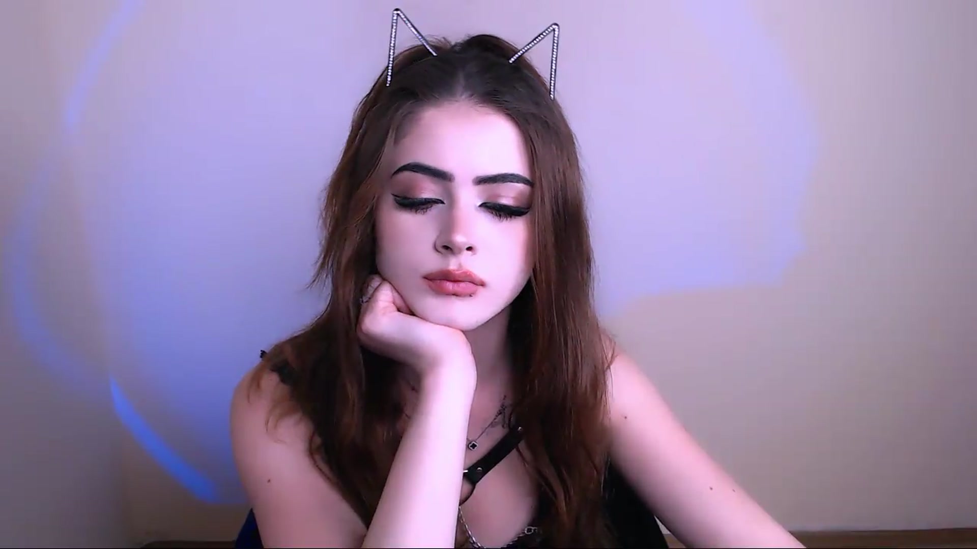 Gallery image thumbnail from LunnaBelle's myfreecams stream on, 08/23/2026, 23:34 image 7 of 20