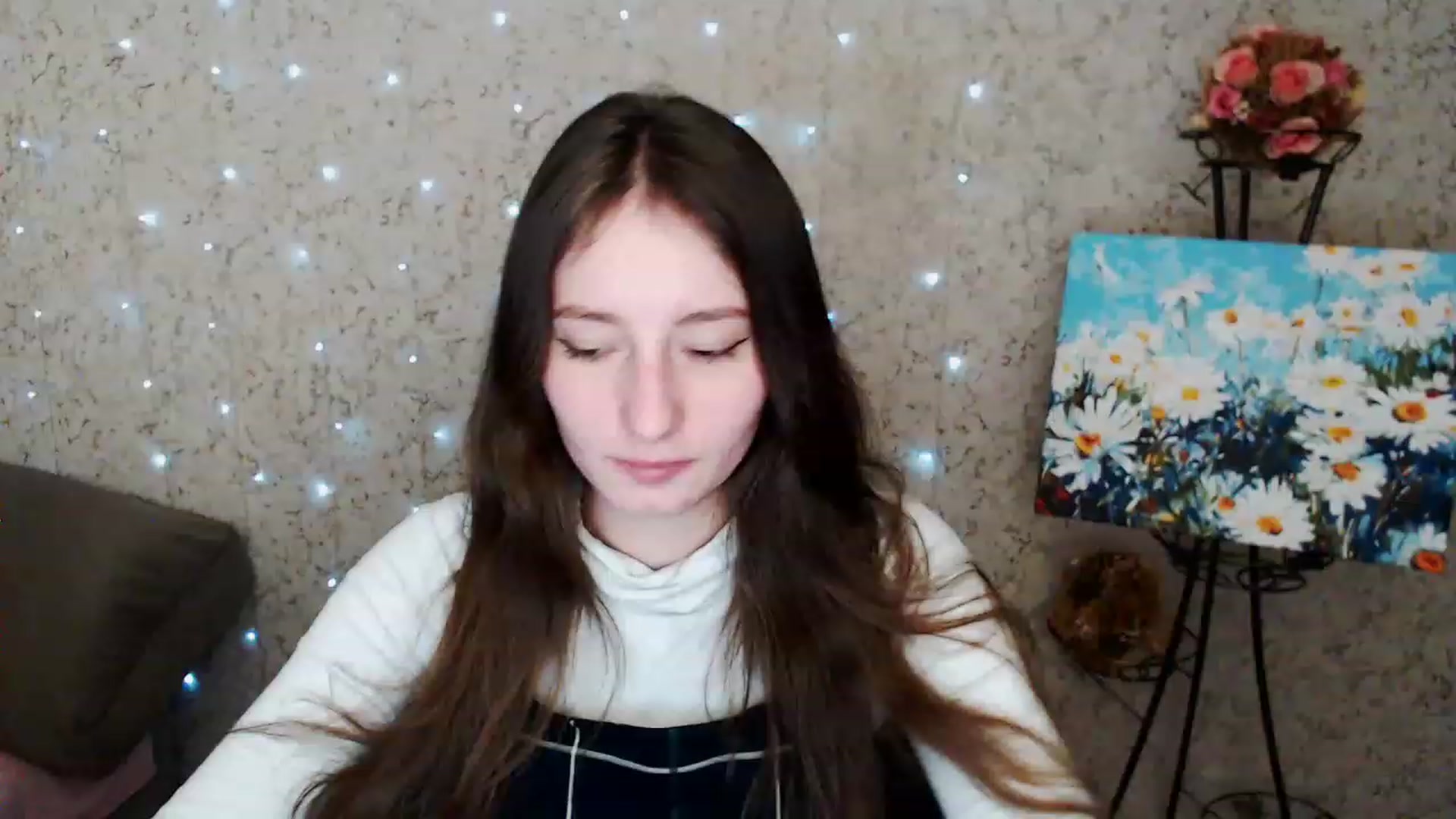 Gallery image thumbnail from Lunnaa_xx's myfreecams stream on, 12/20/2022, 15:19 image 19 of 20