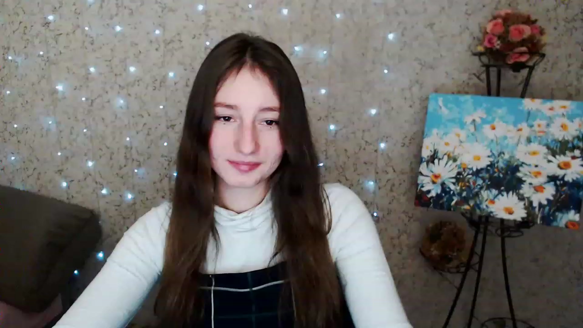 Gallery image thumbnail from Lunnaa_xx's myfreecams stream on, 12/20/2022, 15:19 image 18 of 20