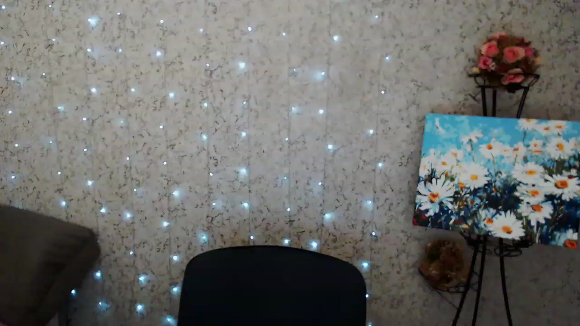 Gallery image thumbnail from Lunnaa_xx's myfreecams stream on, 12/20/2022, 15:19 image 1 of 20