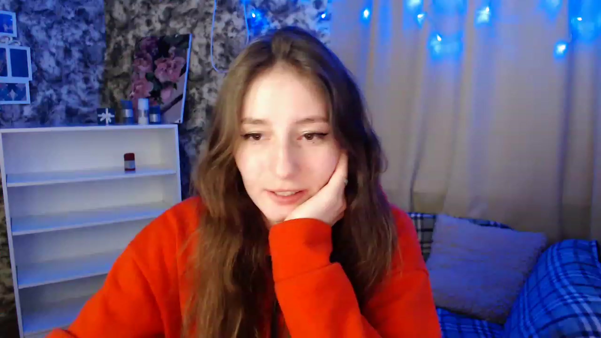 Gallery image thumbnail from Lunnaa_xx's myfreecams stream on, 12/22/2022, 17:44 image 14 of 20