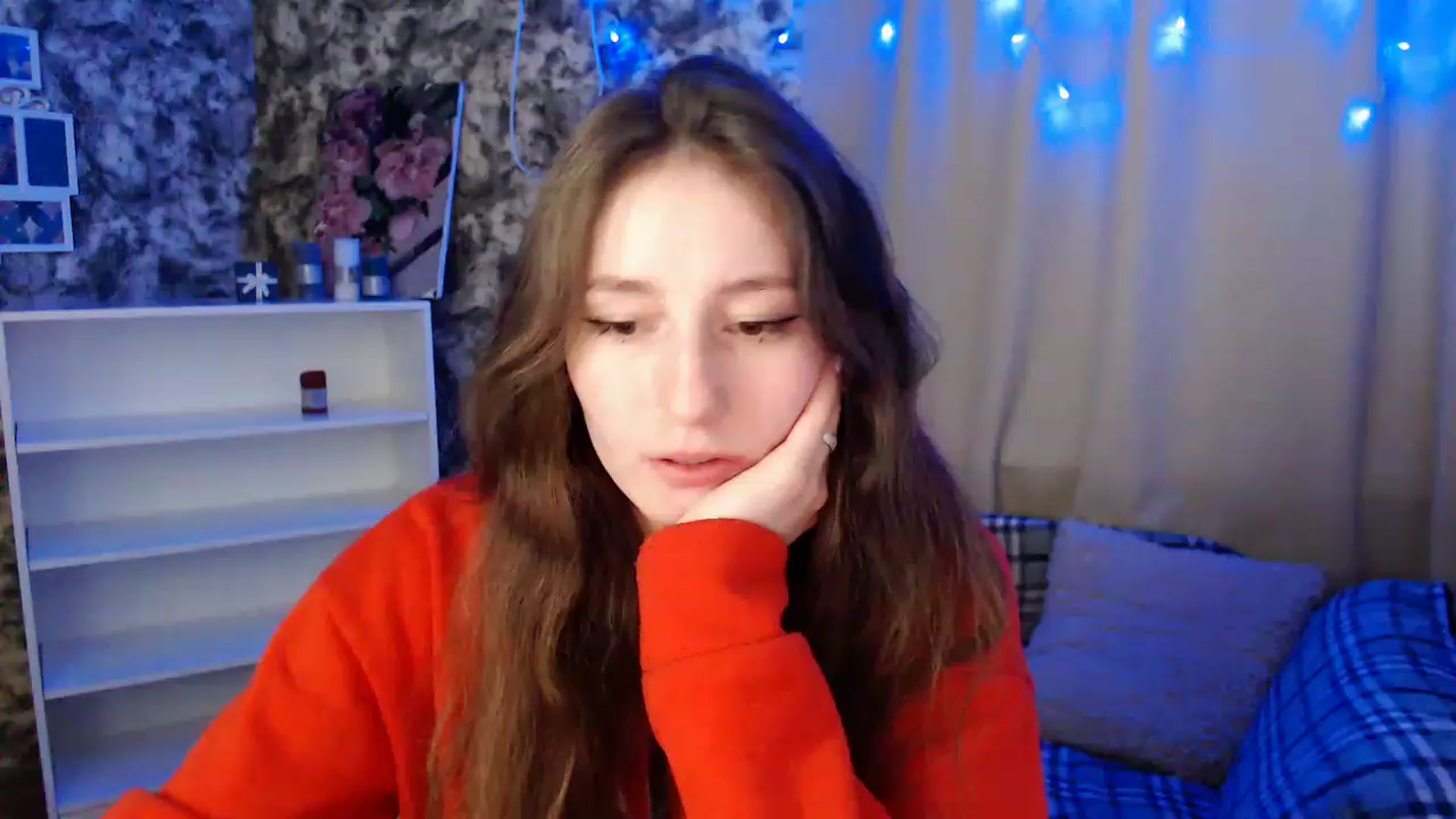 Gallery image thumbnail from Lunnaa_xx's myfreecams stream on, 12/22/2022, 17:44 image 13 of 20