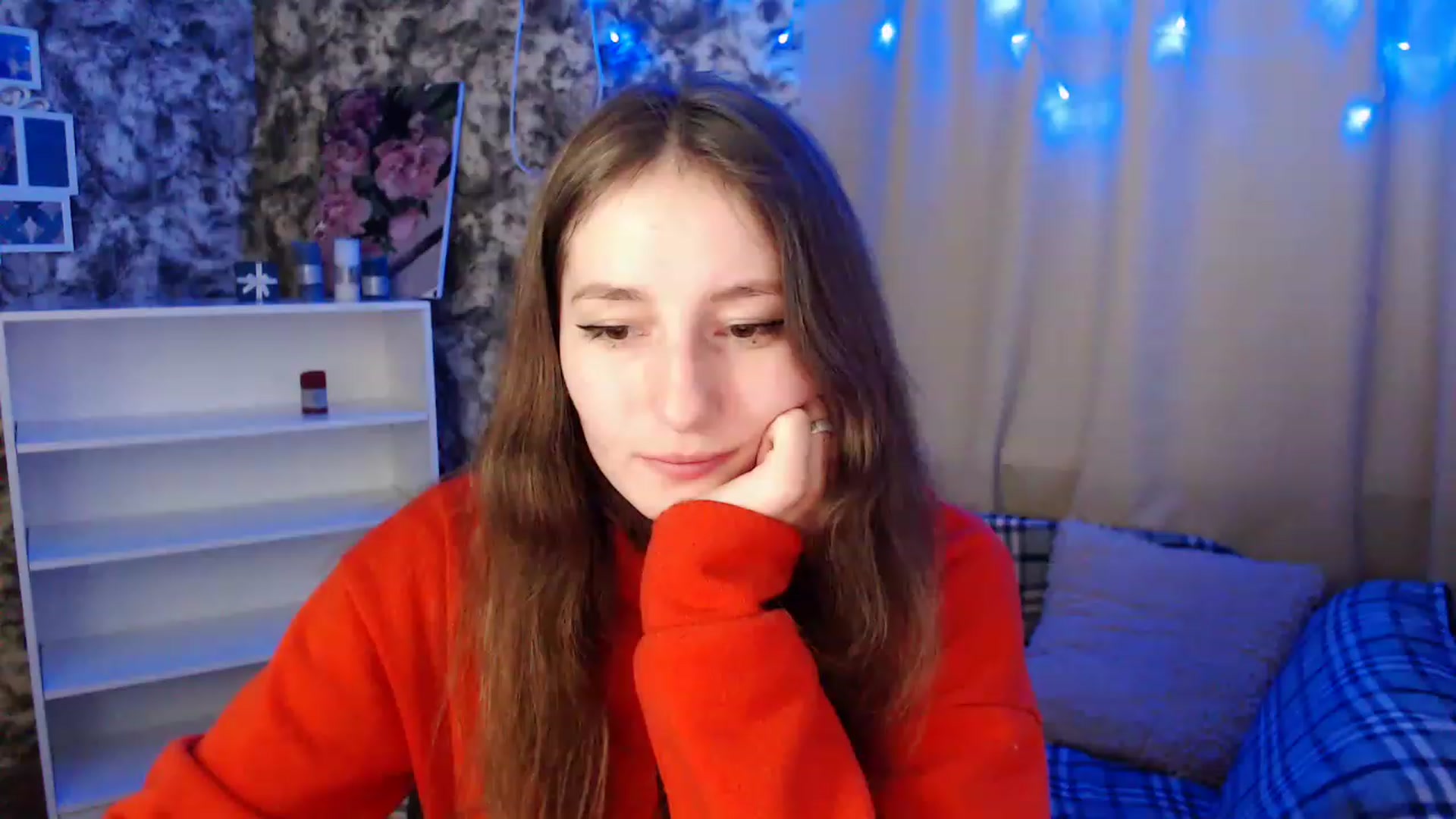 Gallery image thumbnail from Lunnaa_xx's myfreecams stream on, 12/22/2022, 17:44 image 9 of 20