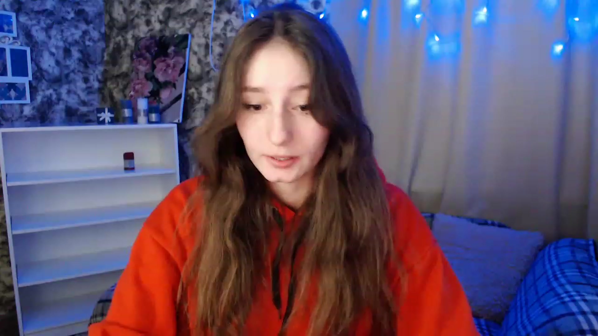 Gallery image thumbnail from Lunnaa_xx's myfreecams stream on, 12/22/2022, 17:44 image 12 of 20