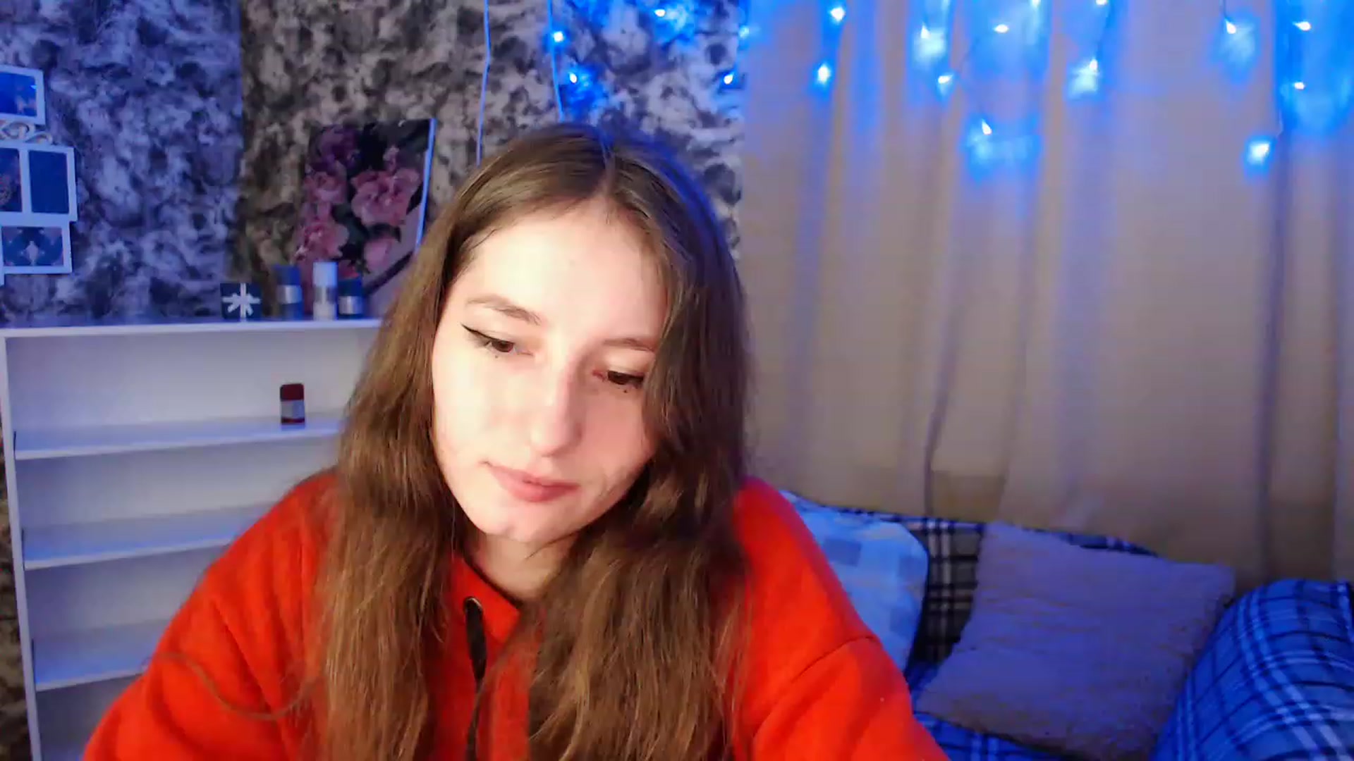 Gallery image thumbnail from Lunnaa_xx's myfreecams stream on, 12/22/2022, 17:44 image 1 of 20