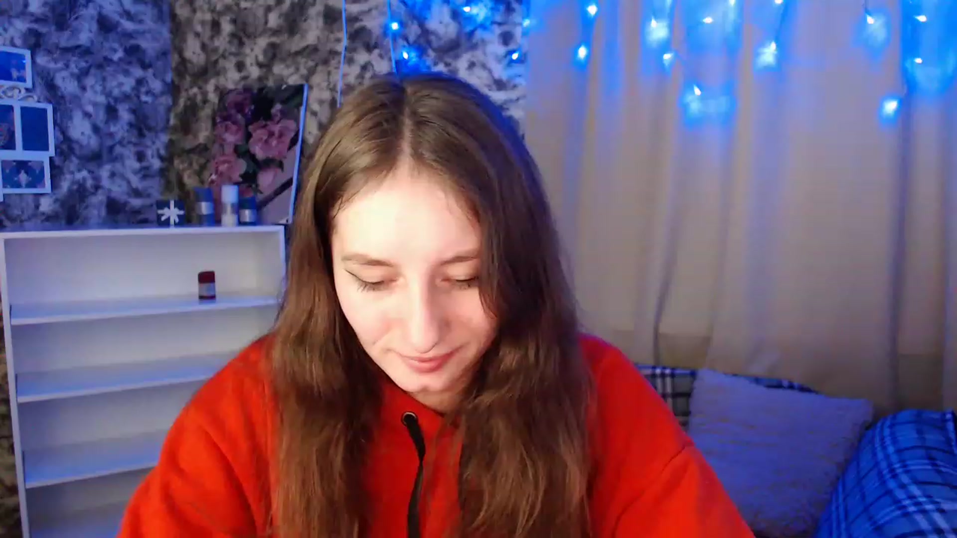 Gallery image thumbnail from Lunnaa_xx's myfreecams stream on, 12/22/2022, 17:44 image 3 of 20