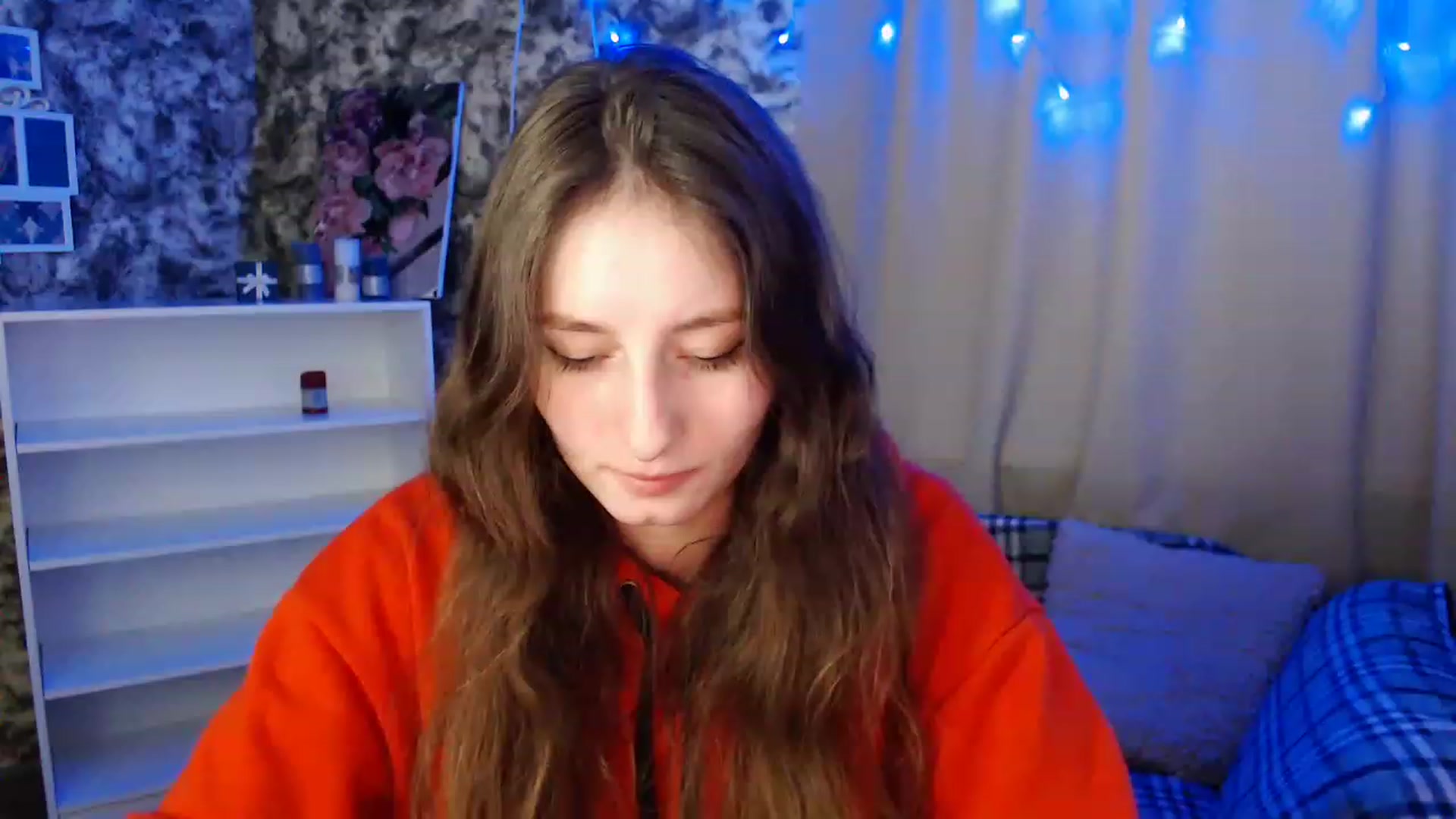 Gallery image thumbnail from Lunnaa_xx's myfreecams stream on, 12/22/2022, 17:44 image 15 of 20