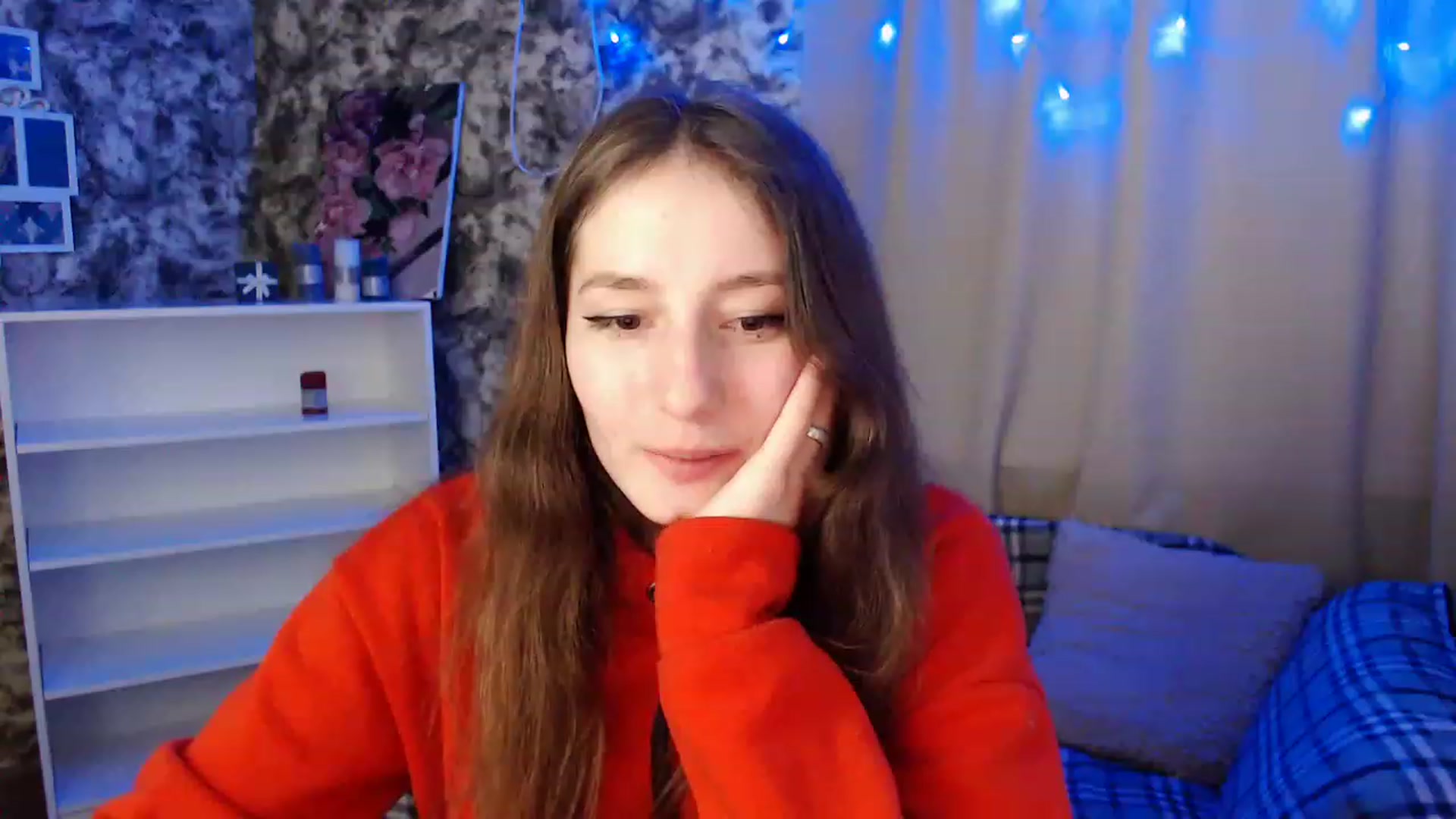 Gallery image thumbnail from Lunnaa_xx's myfreecams stream on, 12/22/2022, 17:44 image 7 of 20