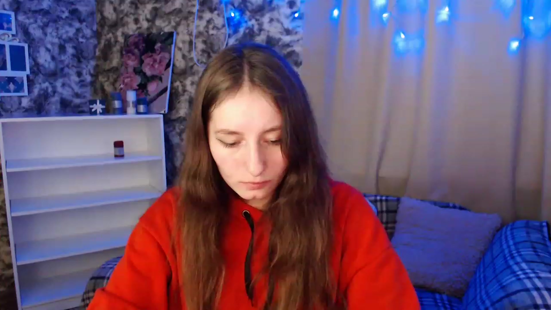 Gallery image thumbnail from Lunnaa_xx's myfreecams stream on, 12/22/2022, 17:44 image 5 of 20