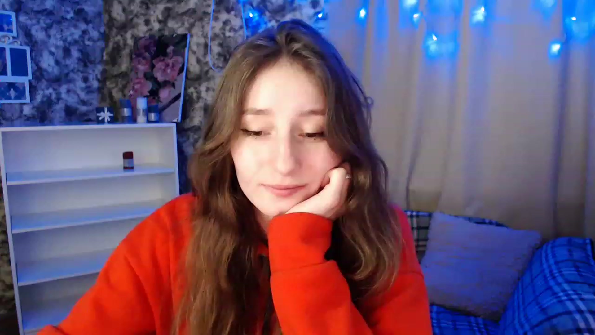 Gallery image thumbnail from Lunnaa_xx's myfreecams stream on, 12/22/2022, 17:44 image 16 of 20