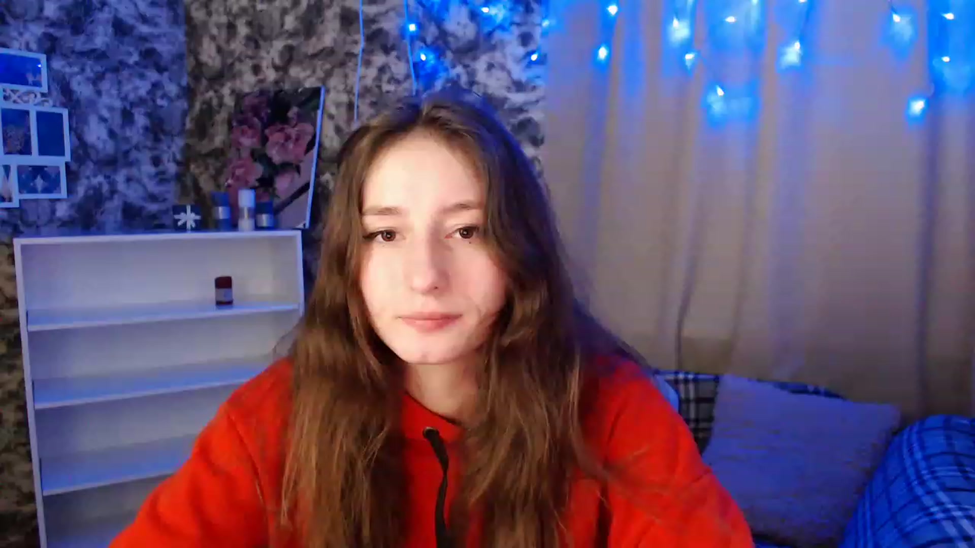 Gallery image thumbnail from Lunnaa_xx's myfreecams stream on, 12/22/2022, 18:46 image 8 of 20