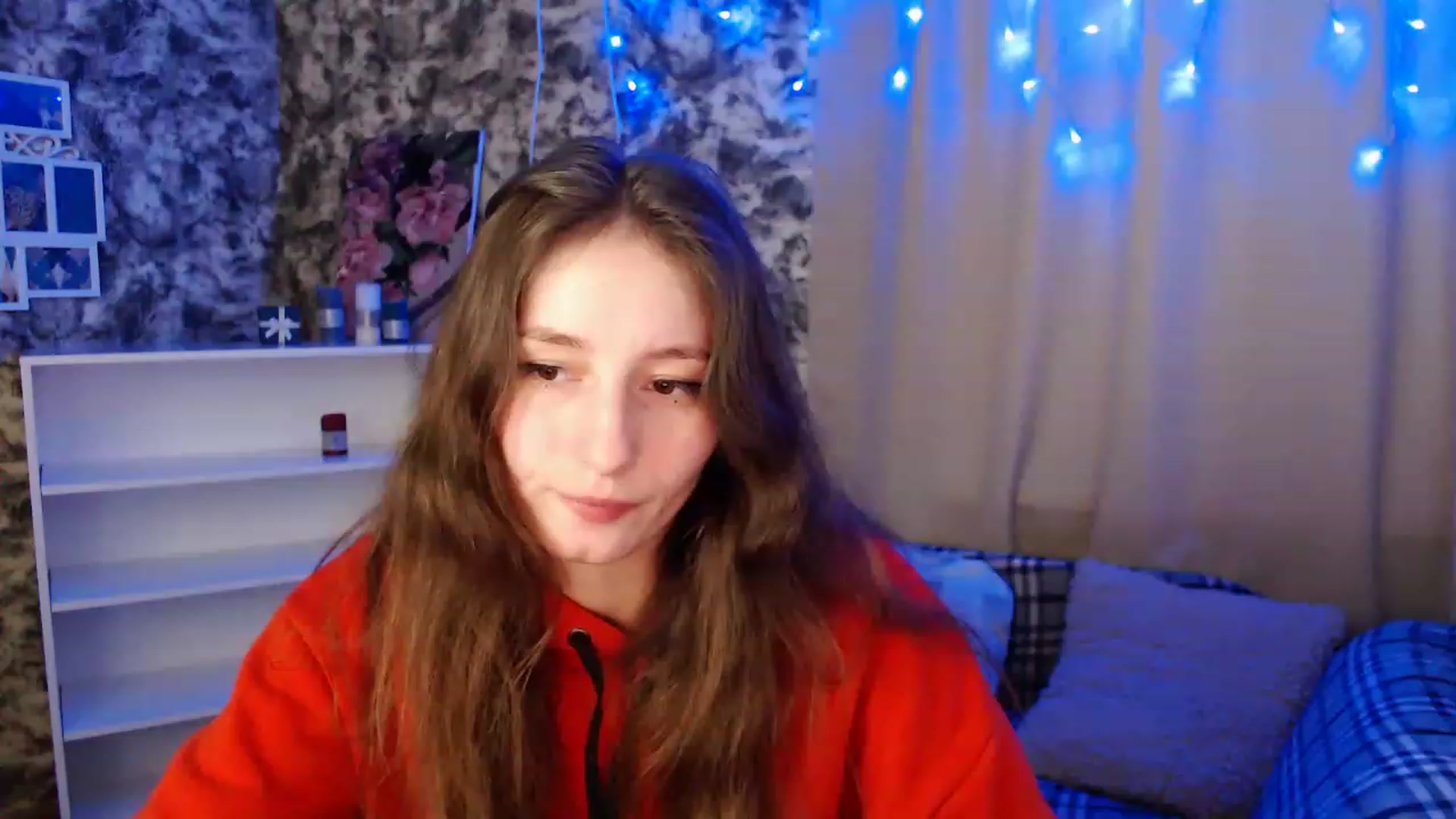 Gallery image thumbnail from Lunnaa_xx's myfreecams stream on, 12/22/2022, 18:46 image 6 of 20